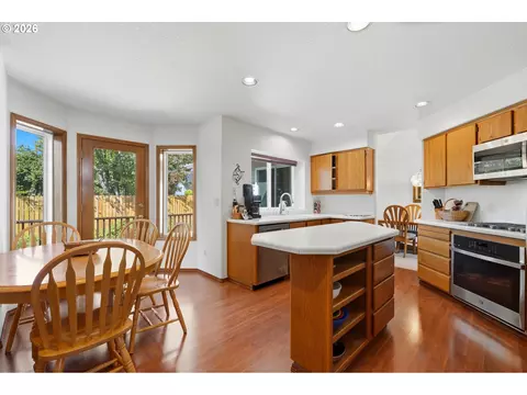 Kitchen - 2343 SW 1st St, Gresham, OR 97080 photo 1 of 6