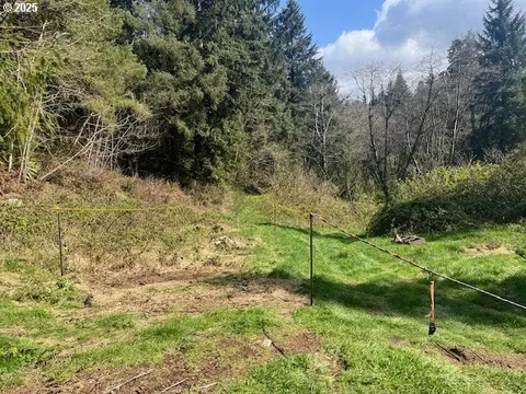 Ellen Ave, Tillamook, OR 97141