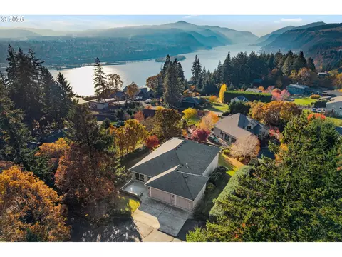 105 SW Dogwood Ln, White Salmon, WA 98672