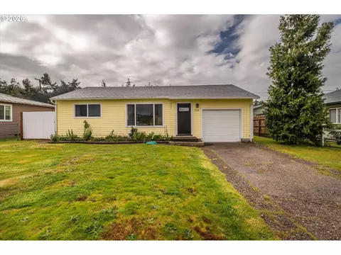 1540 Garfield St, North Bend, OR 97459