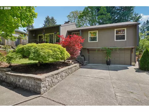 10300 SW Coquille Dr, Tualatin, OR 97062