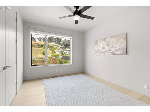 Bedroom - 1025 Crenshaw Rd, Eugene, OR 97401 photo 3 of 3