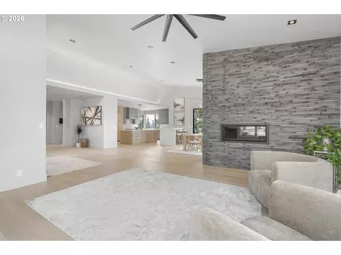 Living - 1025 Crenshaw Rd, Eugene, OR 97401 photo 2 of 3
