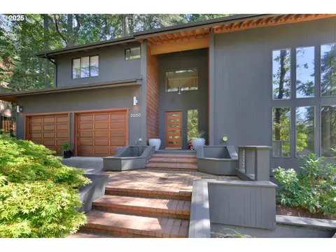 2050 Dogwood Dr, Eugene, OR 97405