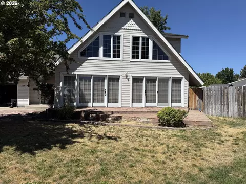 104 Pioneer Pl, Lakeview, OR 97630