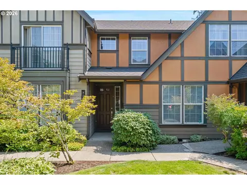 7102 NE Stonewater St, Hillsboro, OR 97124