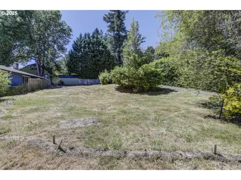 8807 SW Capitol Hwy, Portland, OR 97219
