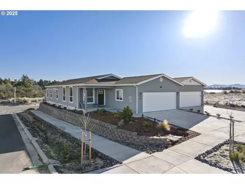5181 Nopal St, Florence, OR 97439