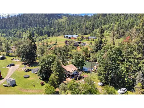 34558 Row River Rd, Cottage Grove, OR 97424
