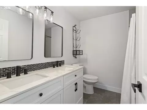 Bath - 512 SW Eastman Pkwy, Gresham, OR 97080 photo 1 of 2
