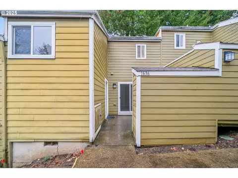 1636 Village Park Pl, West Linn, OR 97068
