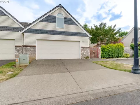 1126 Goose Creek Rd, Woodburn, OR 97071