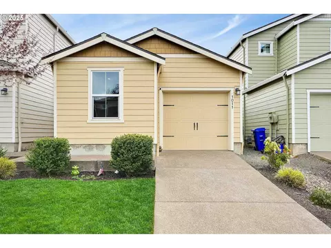1011 S View Dr, Molalla, OR 97038