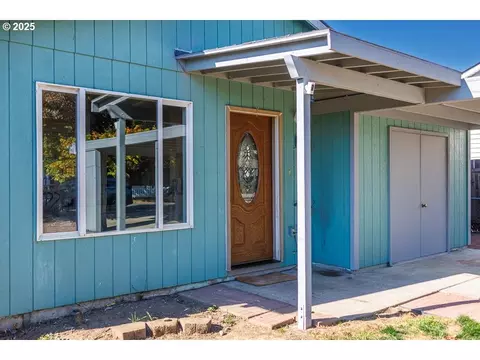 6643 SE 90th Ave, Portland, OR 97266