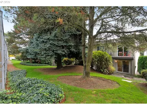Exterior - 200 SW Florence Ave #E1, Gresham, OR 97080 photo 3 of 8