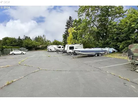 Exterior - 200 SW Florence Ave #E1, Gresham, OR 97080 photo 8 of 8