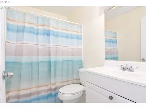 Bath - 200 SW Florence Ave #E1, Gresham, OR 97080 photo 1 of 1