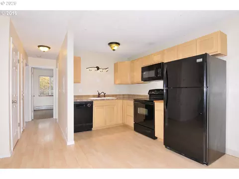 Kitchen - 200 SW Florence Ave #E1, Gresham, OR 97080 photo 1 of 2