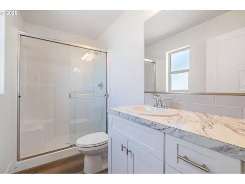 Bath - 208 Tiber St, Boardman, OR 97818 photo 1 of 2