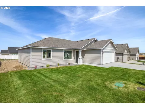 Exterior - 208 Tiber St, Boardman, OR 97818 photo 1 of 6