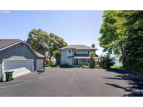 93646 Mallard Ln, North Bend, OR 97459