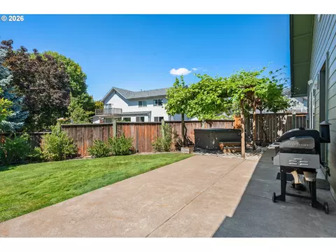 Exterior - 4168 Torrington Ave, Eugene, OR 97404 photo 6 of 14