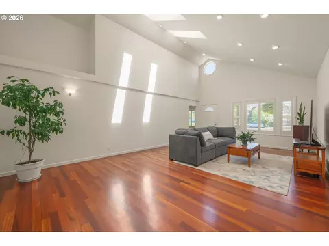 Living - 4168 Torrington Ave, Eugene, OR 97404 photo 6 of 9