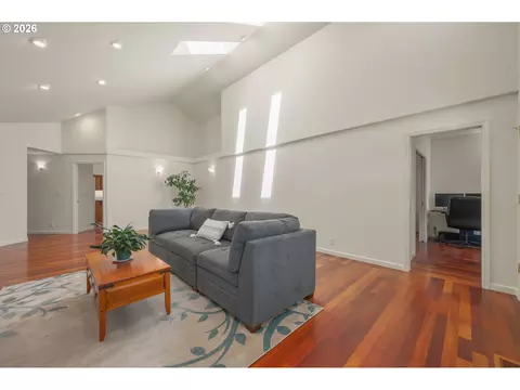 Living - 4168 Torrington Ave, Eugene, OR 97404 photo 9 of 9
