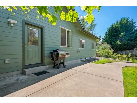 Exterior - 4168 Torrington Ave, Eugene, OR 97404 photo 8 of 14