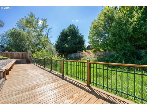 Exterior - 4168 Torrington Ave, Eugene, OR 97404 photo 11 of 14