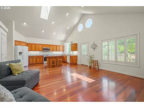 Living - 4168 Torrington Ave, Eugene, OR 97404 photo 4 of 9