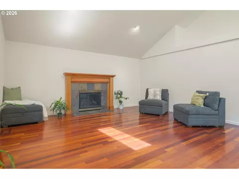 Living - 4168 Torrington Ave, Eugene, OR 97404 photo 2 of 9