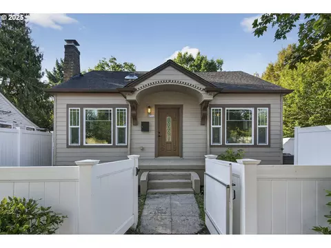8504 NE Glisan St, Portland, OR 97220
