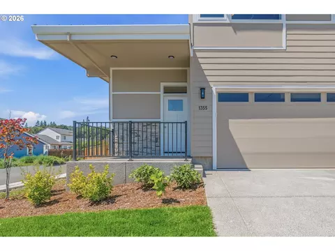 1355 2nd St, Columbia City, OR 97018