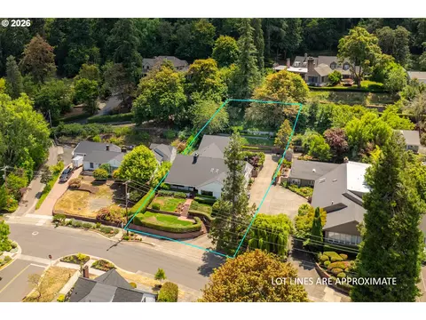 View/Area - 2105 Fairmount Blvd, Eugene, OR 97403 photo 1 of 2