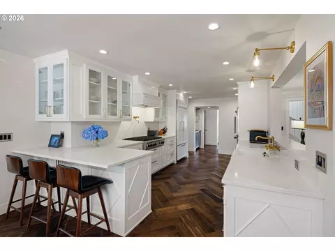 Kitchen - 2105 Fairmount Blvd, Eugene, OR 97403 photo 1 of 5