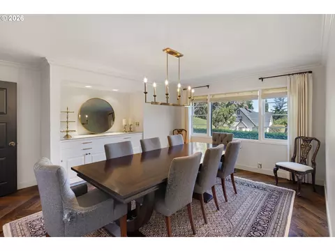 Dining - 2105 Fairmount Blvd, Eugene, OR 97403 photo 3 of 3