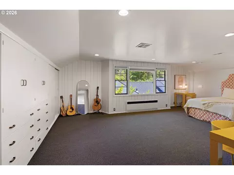 Bedroom - 2105 Fairmount Blvd, Eugene, OR 97403 photo 6 of 6