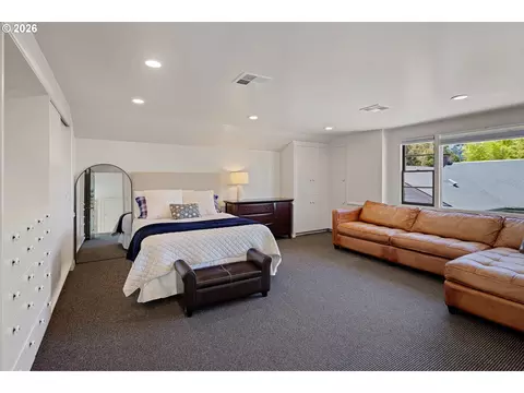 Bedroom - 2105 Fairmount Blvd, Eugene, OR 97403 photo 4 of 6