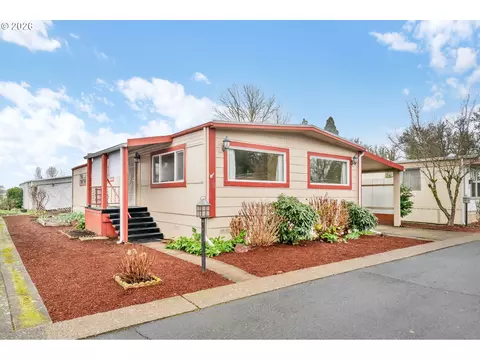 1800 Lakewood Ct #24, Eugene, OR 97402