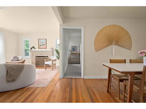 Entry Way - 2661 Harris St, Eugene, OR 97405 photo 1 of 1