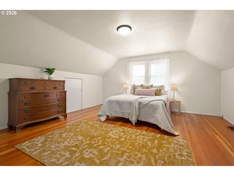 Bedroom - 2661 Harris St, Eugene, OR 97405 photo 4 of 7
