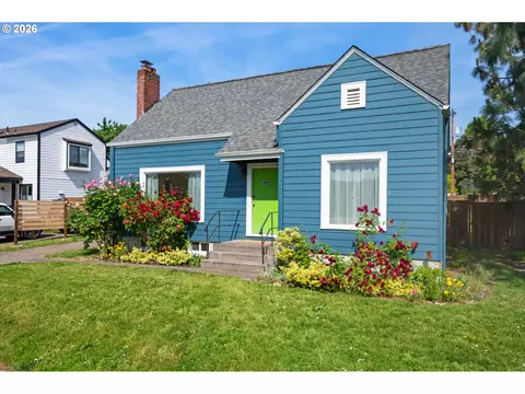 Exterior - 2661 Harris St, Eugene, OR 97405 photo 2 of 9