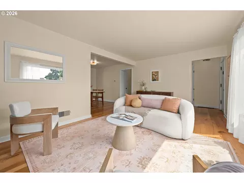 Living - 2661 Harris St, Eugene, OR 97405 photo 4 of 5