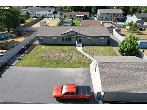 491 Central Blvd #B, Dallesport, WA 98617
