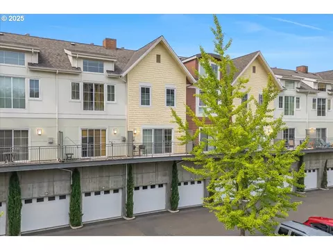 10606 SE Main St #212, Milwaukie, OR 97222