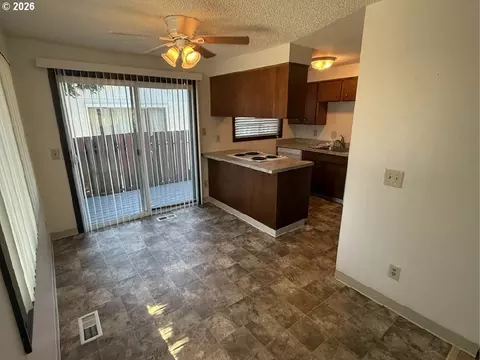 3321 SE 12th, Gresham, OR 97080 photo 3