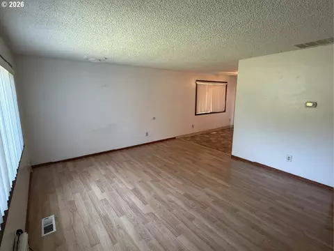 3321 SE 12th, Gresham, OR 97080 photo 2