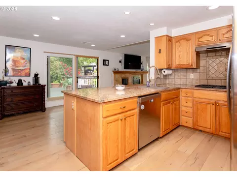 Kitchen - 2496 Panorama Dr, Eugene, OR 97405 photo 3 of 5