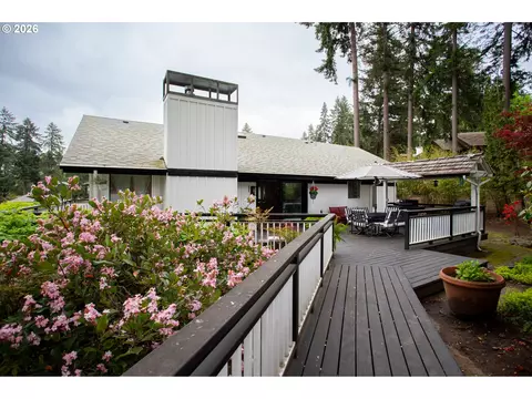 Exterior - 2496 Panorama Dr, Eugene, OR 97405 photo 10 of 11